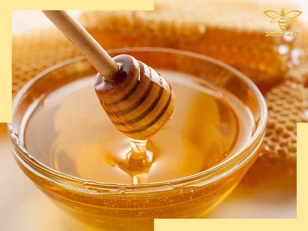 عسل طبیعی در یک کاسه ظرف