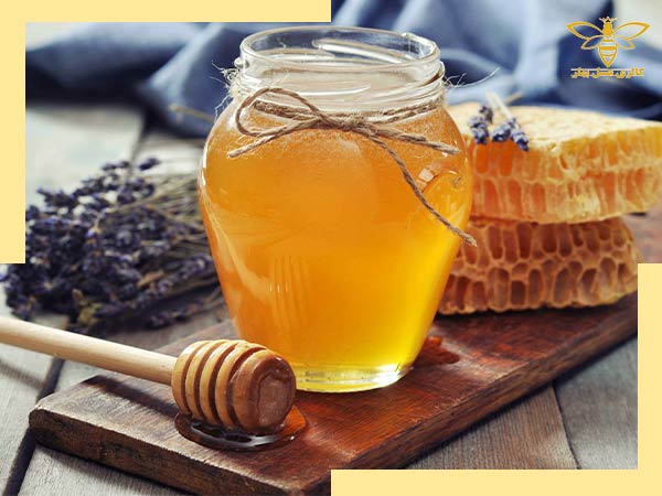 ظرفی پر از عسل که برای کبد مفید است